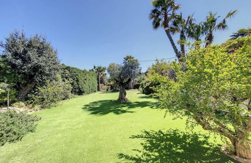 Sainte-Maxime - Saint-Tropez House | Luxurious villa with 4 suites, air conditioning, sea view, swimming pool.