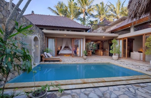 Lodtunduh Villa | Luxury 2 Bedroom Private Pool Balinise Style inclusive breakfast