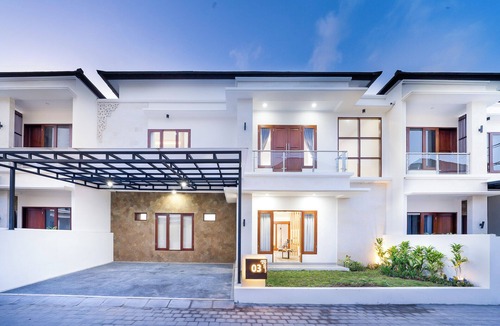 Denpasar Barat Villa | Luxury, 2-Bedroom Villa in Seminyak with Billiard