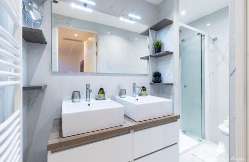 Carabacel Apartment | Luxury 3 Bdr Garden & Parking - Angels' Garden