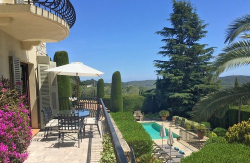Mougins Villa | LUXURY 3 BED VILLA with AMAZING VIEW and PRIVATE HEATED POOL in GORGEOUS GARDENS