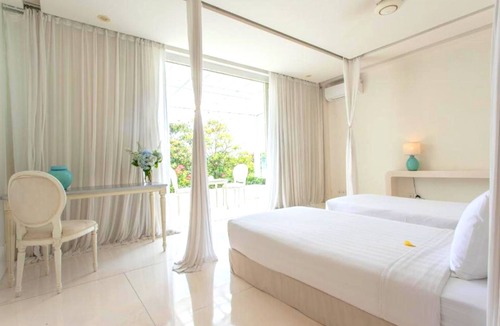 Batubelig Villa | Luxury 5 Bedroom Private Pool at The Sea #Z8