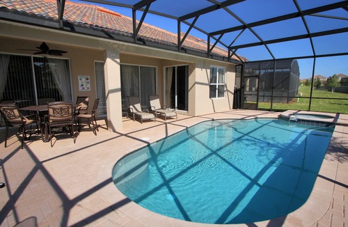Windsor Hills Villa | Luxury 5 Star Vacation Villa- Free WiFi & Long Distance