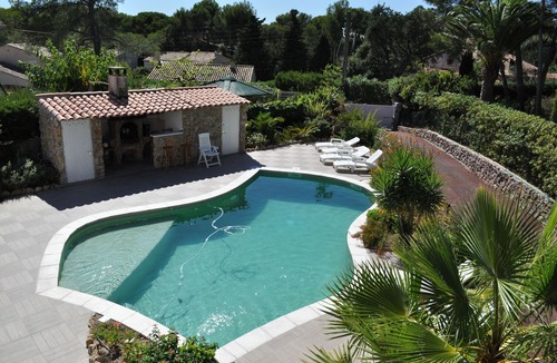 Boulouris-sur-Mer Villa | Luxury apartment 110m2 sleeps 6, terrace, pool, near beach