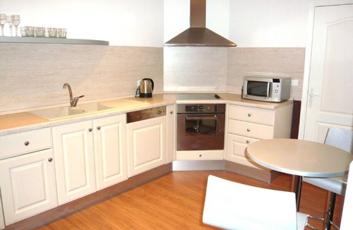Carabacel Apartment | Luxury Apartment in the Heart of Nice (Sleeps up to 4) Aircon, Elevator