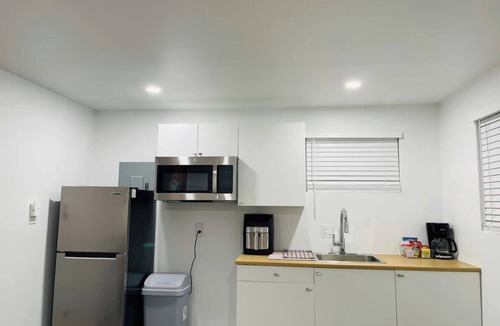 Conway Apartment | Luxury! Centrally Located 1 Bedroom Apart Orlando.