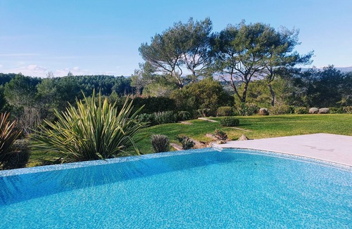 Mouans-Sartoux Villa | Luxury, complete tranquility and 15 minutes from the beach and Cannes