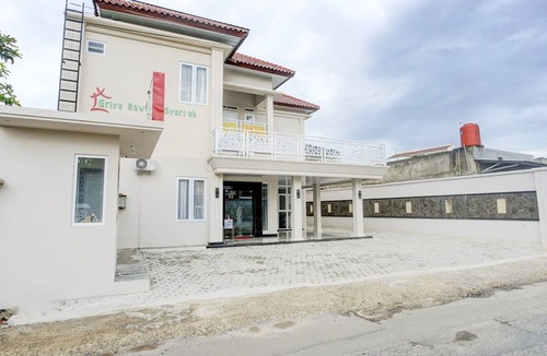 Bandar Lampung House | Luxury Deluxe Double Retreat with Parking Access