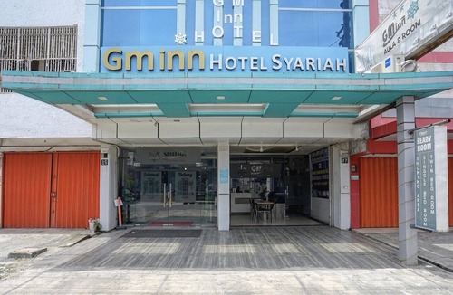 Banda Aceh House | Luxury Deluxe DBL Retreat W/Free WiFi and Parking
