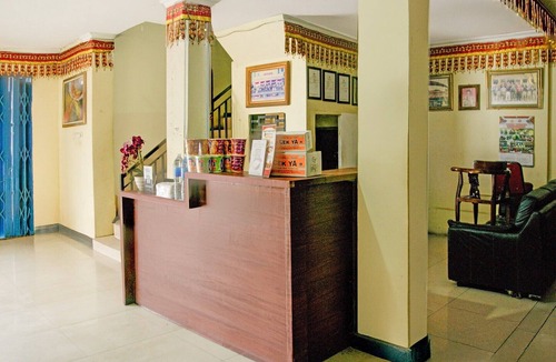 Palembang House | Luxury Deluxe DBL Retreat W/Free WiFi and Parking