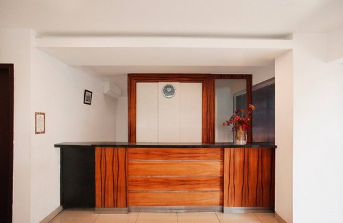 Palembang House | Luxury Deluxe DBL Retreat W/Free WiFi and Parking