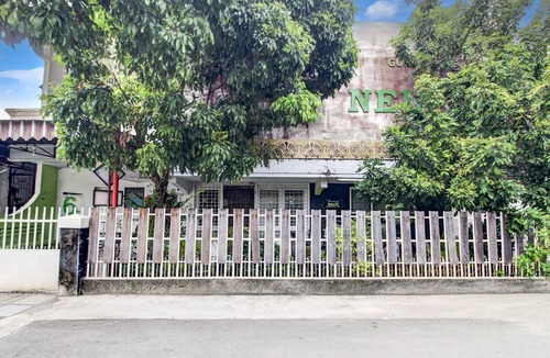 Padang House | Luxury Deluxe Double Retreat with Free WiFi