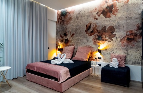 Vasto Hotel | Luxury Ischia in Naples station train