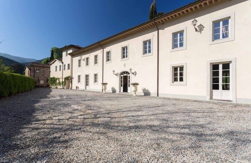 Vorno Apartment | Luxury Lucca villa Su