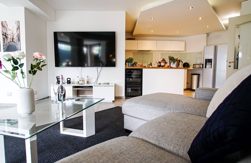 Cap d'Ail Apartment | Luxury Monaco 2BD Suite +1st Class Mercedes + VIP Airport Transfers Rolls Royce