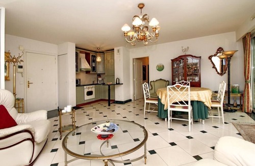 Mandelieu-La-Napoule Apartment | LUXURY NEWRENOWATED 2 BED APARTMENT WITH LARGE TERRACE & CLOSE TO SWIMMING POOL