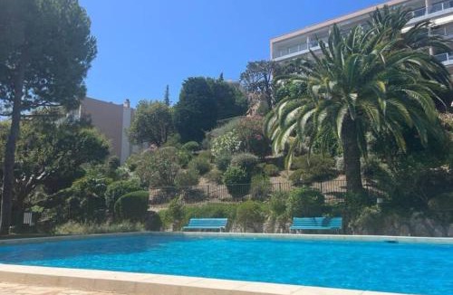 Villefranche-sur-Mer Apartment | Luxury one bedroom apt with Pool and sea view