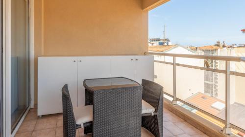 Beausoleil Apartment | Luxury studio renovated 2024 with free parking