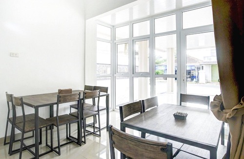 Bandar Lampung House | Luxury Twin Comfort Stay with Parking Access