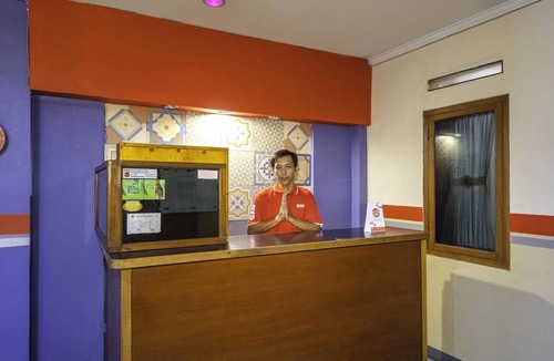 Bandung House | Luxury Twin Stay with Free WiFi and Parking