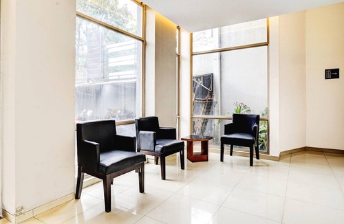 Bandung House | Luxury Twin Stay with Free WiFi and Parking