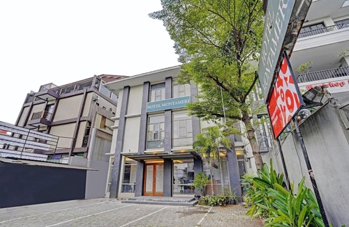 Bandung House | Luxury Twin Stay with Free WiFi and Parking