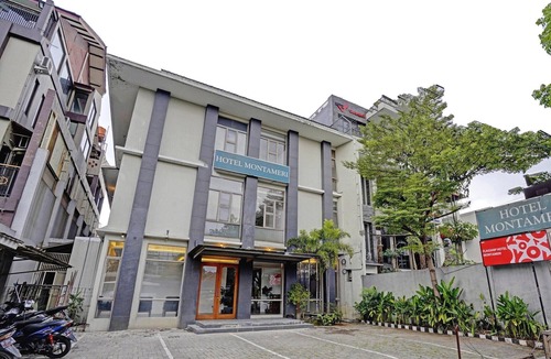 Bandung House | Luxury Twin Stay with Free WiFi and Parking