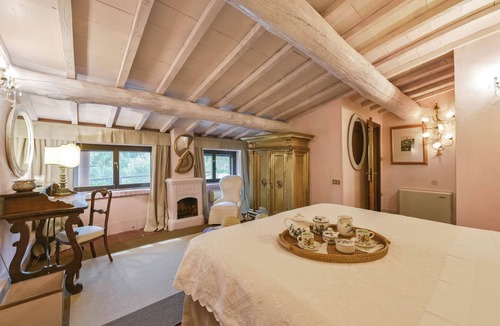 Sovicille Villa | Luxury Villa Near Siena with Vineyard Views, Family-Friendly & Superb Amenities