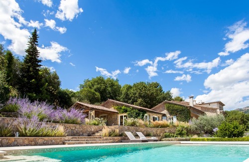 Le Rouret Villa | Luxury villa with stunning sea views in quiet location