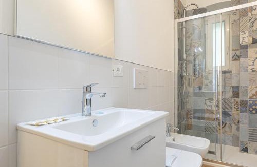 Barriera Vecchia-San Giacomo Apartment | Madonnina Tower x 10 Central Spacious Apartment