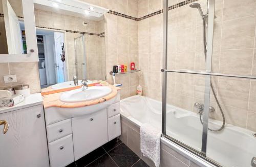 Roquebrune-Cap-Martin Apartment | Magic Pool View, Rickeys