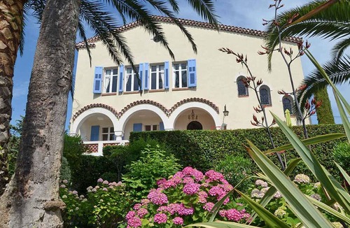 Mandelieu-La-Napoule Villa | Magnificent Private Villa, 7 AC Bedrooms, 6 Bathrooms, Lrg Pool, Summer Kitchen
