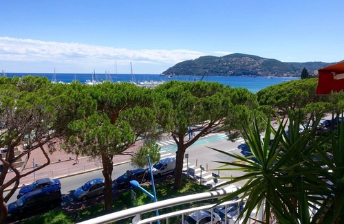 Mandelieu-la-Napoule Beach Apartment | MAGNIFICENT SEAFRONT Studio