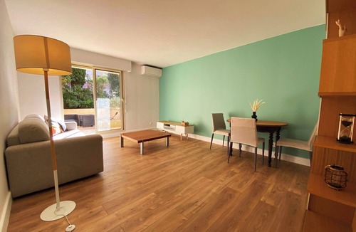 Saint Maurice Apartment | Magnificent 60m² with Terraces, Air Conditioning & Private Parking