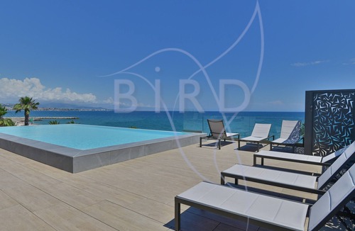 Villeneuve Loubet Beach Apartment | Magnificent apartment on the ground floor and next to the sea