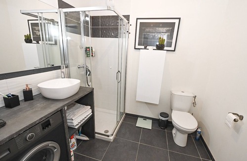 Roquebilliere Apartment | Magnifique Design T2, Confortable, Parking Gratuit