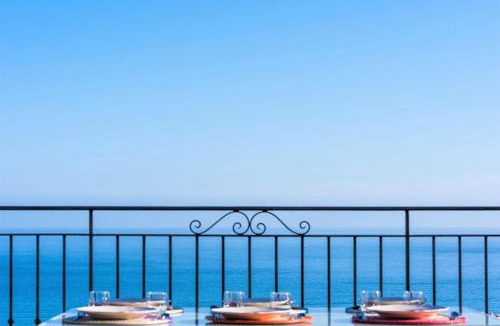 Menton Villa | Magnifique Villa d'époque vue mer, plage à 12 min à pieds