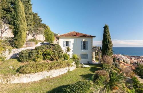 Menton Villa | Magnifique Villa d'époque vue mer, plage à 12 min à pieds