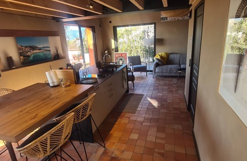 Cannes La Bocca Villa | Maison Avec Terrasse et Piscine à Deux pas de la mer