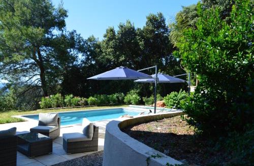 Saint-Cezaire-sur-Siagne House | Maison avec vue panoramique et piscine