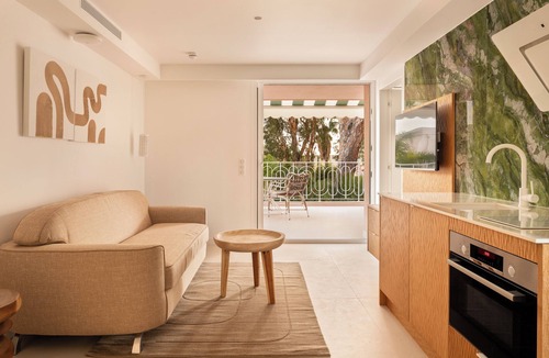 Cannes Hotel | Maison Carla Rosa