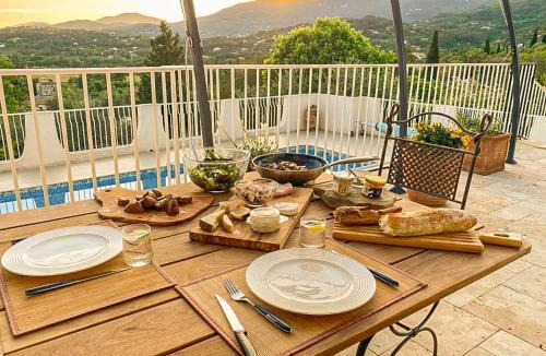 Fayence House | Maison Fesch, vue panoramique, 120m2, Piscine, 3ch