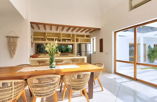 Pererenan Villa | Maluka22, unwind 3BR villa Canggu & Pererenan -pool & walking to the beach
