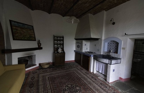 Montiano Apartment | Manor house + studio apartment