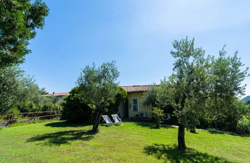 Villaggio Sanghen House | Mansion by Lake Garda with Pools & Olive Trees