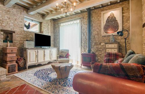 San Angelo House | Mansion in Vallefoglia with Pool and Panorama