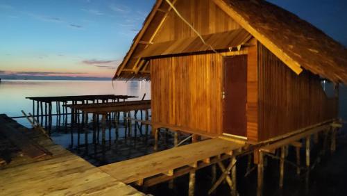 Pulau Fam House | Mares Homestay-Raja Ampat