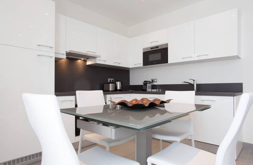 Cannes City Centre Apartment | MARTINEZ AREA: NEW 2BEDS/2BATHS