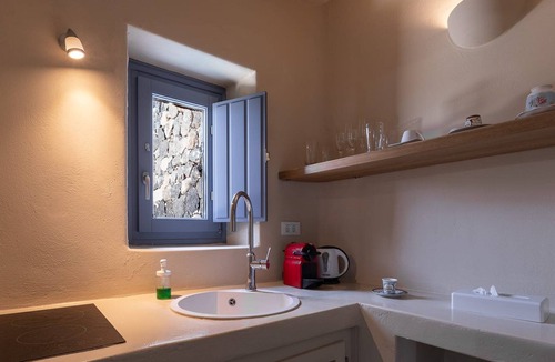 Pyrgos Villa | Marvelous Santorini Apartment | 1 Bedroom Suite | Apartment Jakotsumaru |.