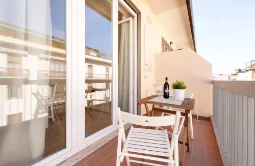 Santissima Annunziata Apartment | Masaccio Bright Apartment with Balcony & AC